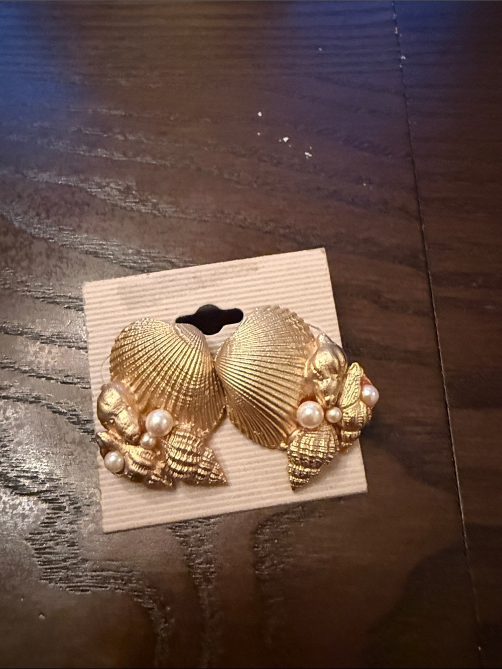 Vintage Deadstock Seashell Faux Pearl Stud Earrings Gold